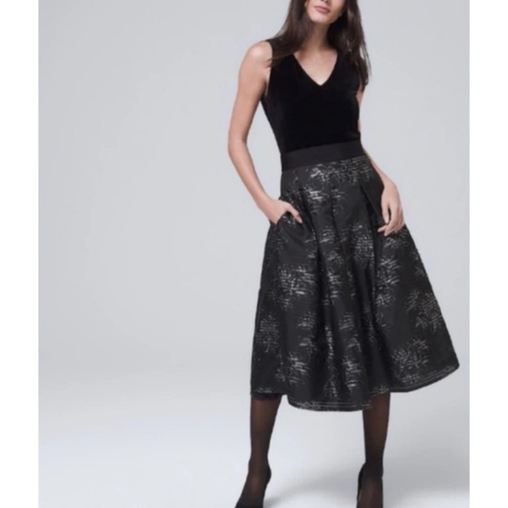 ❌sold❌WHITE HOUSE BLACK MARKET BLACK SILVER FLOWERS MIDI LAYERED SKIRT SIZE 14